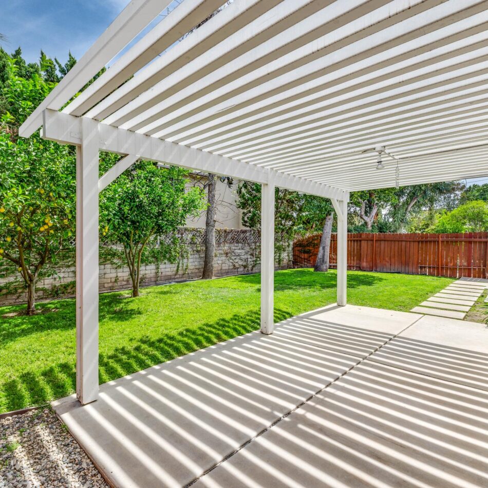 Transform Your Outdoor Space with a Stunning Concrete Patio
